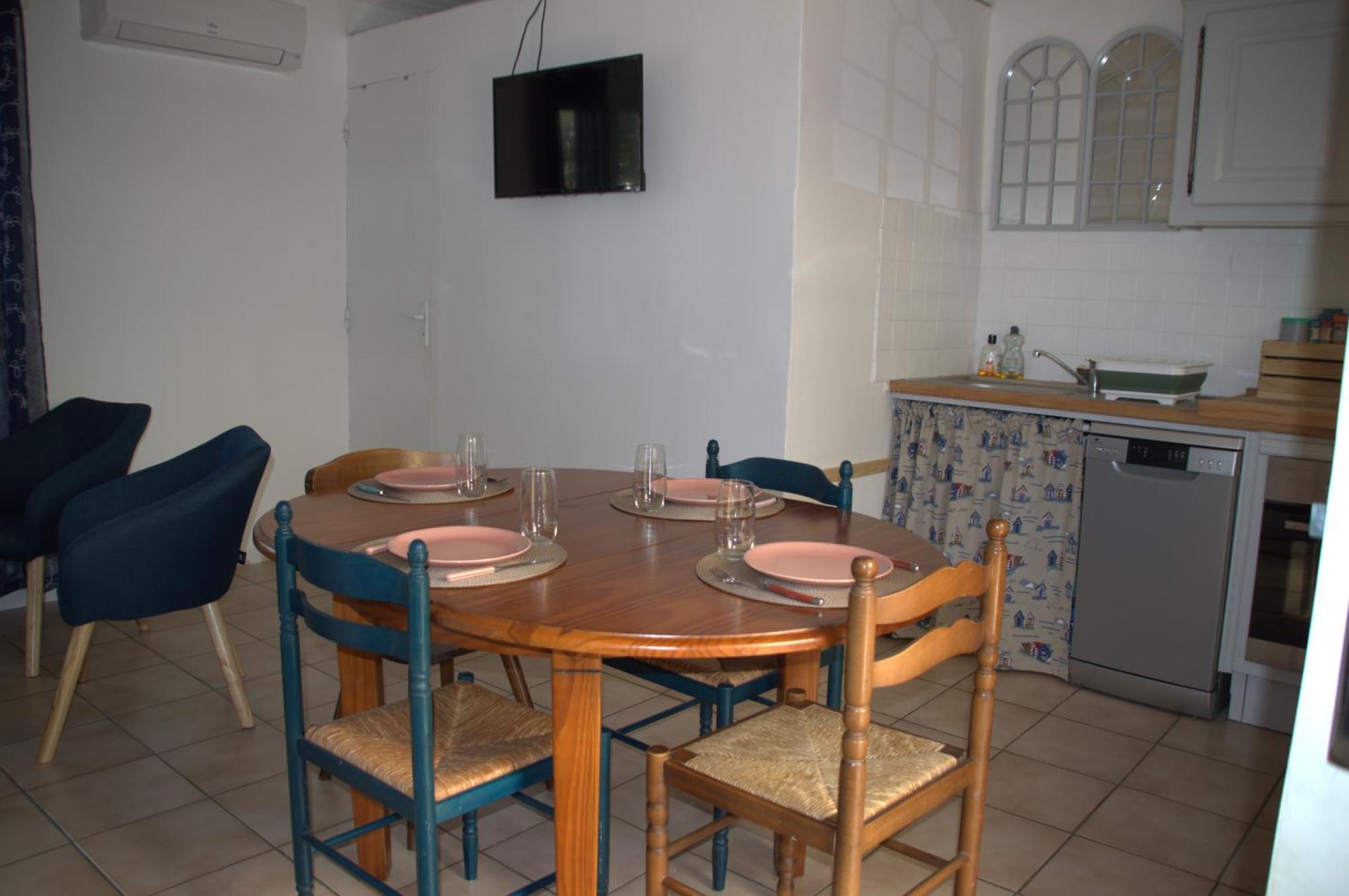 L'Esquirou Apartment Rocbaron Exterior foto